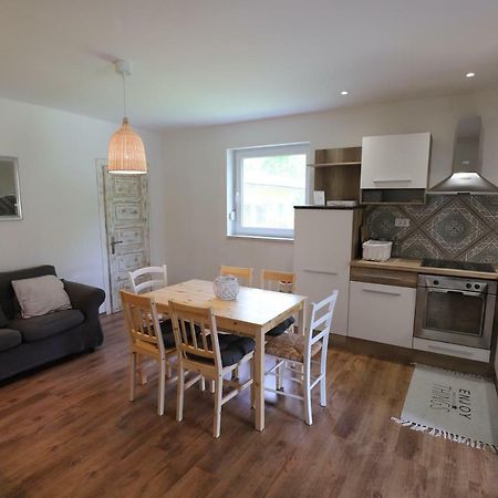 Adventure Cottage With Pool And Big Garden ブレッド エクステリア 写真