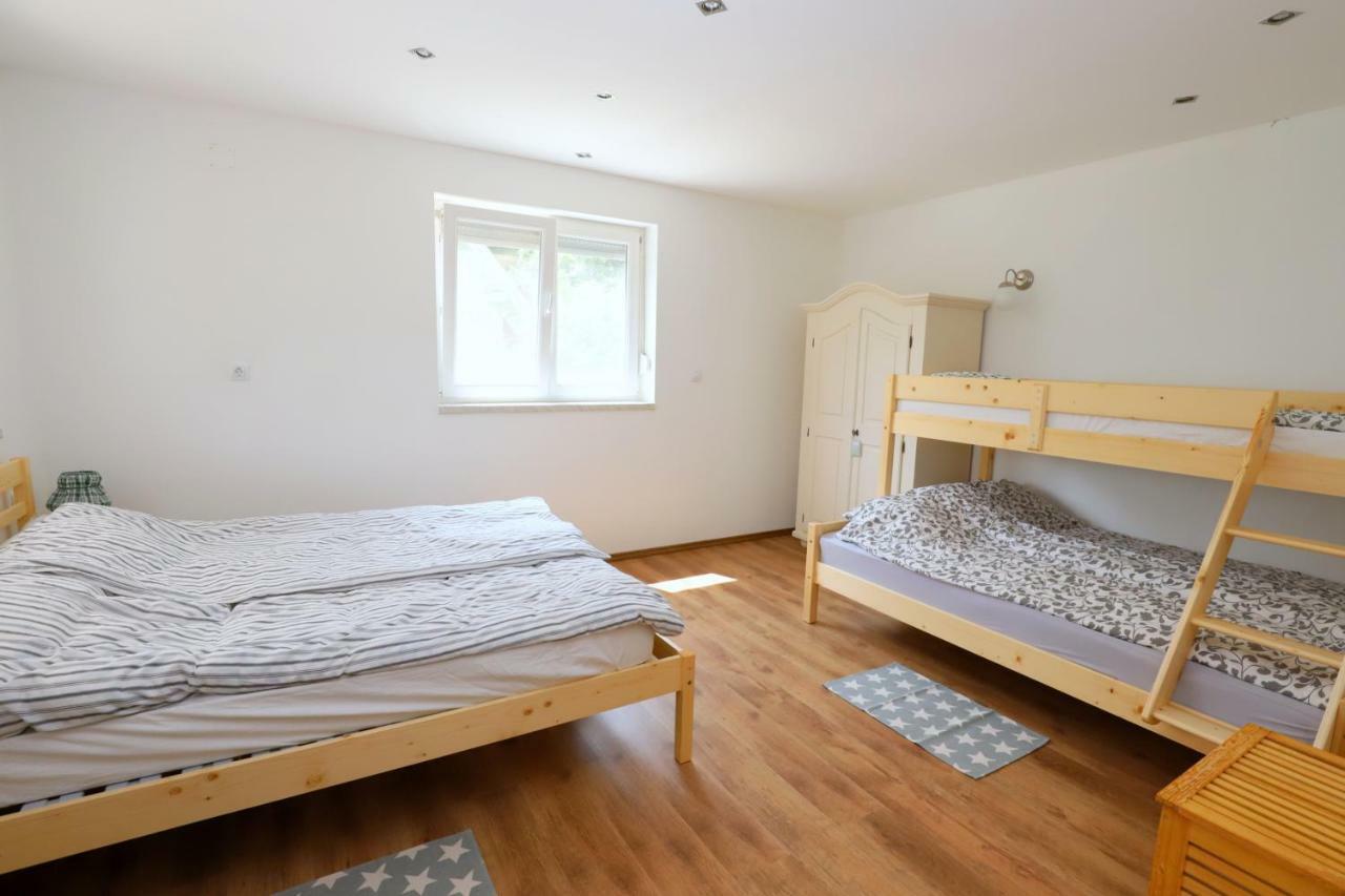 Adventure Cottage With Pool And Big Garden ブレッド エクステリア 写真